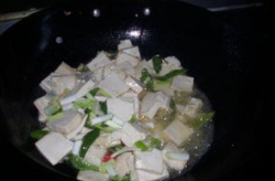 清炒豆腐的家常做法,简单易学，营养美味的家常菜制作指南